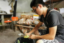 娱乐吃瓜酱男朋友打工,揭秘娱乐圈背后的辛酸与甜蜜