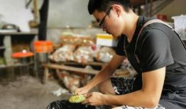 娱乐吃瓜酱男朋友打工,揭秘娱乐圈背后的辛酸与甜蜜