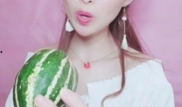 娱乐吃瓜酱体重秤