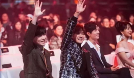 娱乐圈吃瓜博主两个男的,娱乐圈两大男星同框引热议