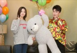 娱乐圈吃瓜背景图女,揭秘“吃瓜女孩”背后的故事