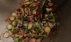 娱乐吃瓜酱辣椒炒肉,带你领略美食与娱乐的双重魅力